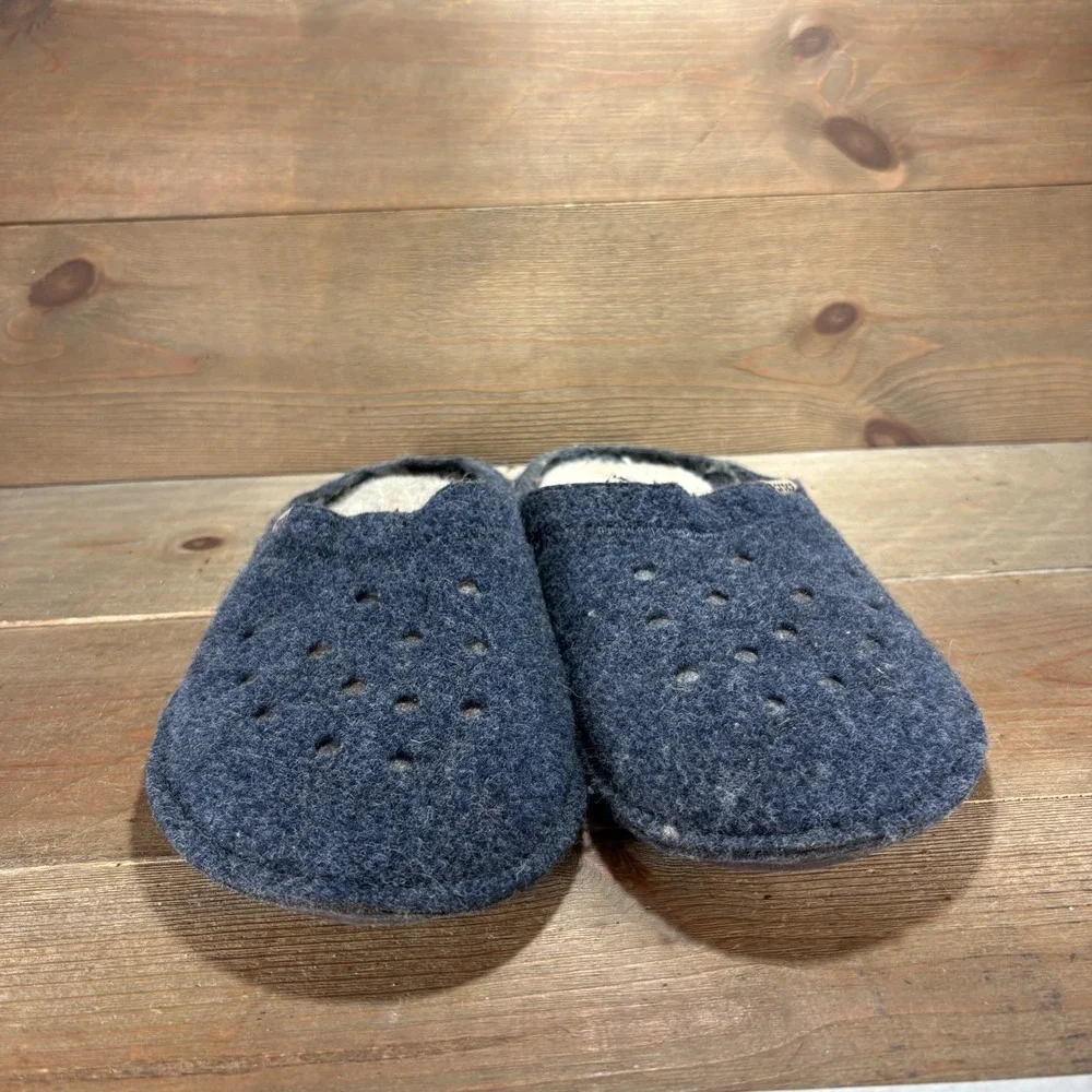 CROCS pre owned